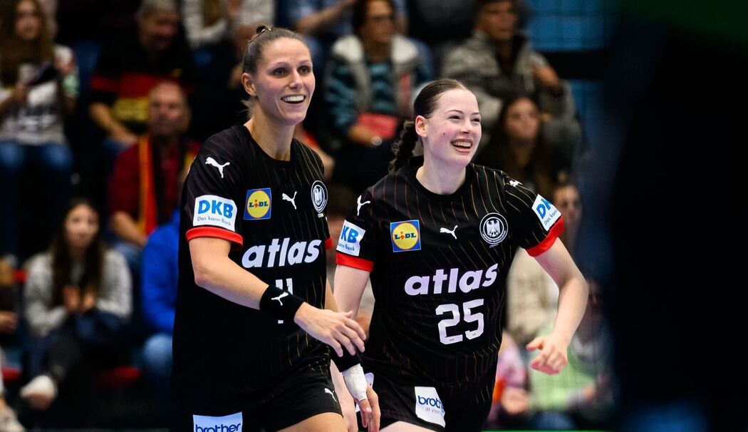 Xenia Smits und Luisa Scherer (r.)