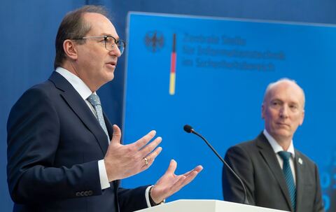 Bundesinnenminister Dobrindt besucht ZITiS Bundesinnenminister Dobrindt besucht ZITiS