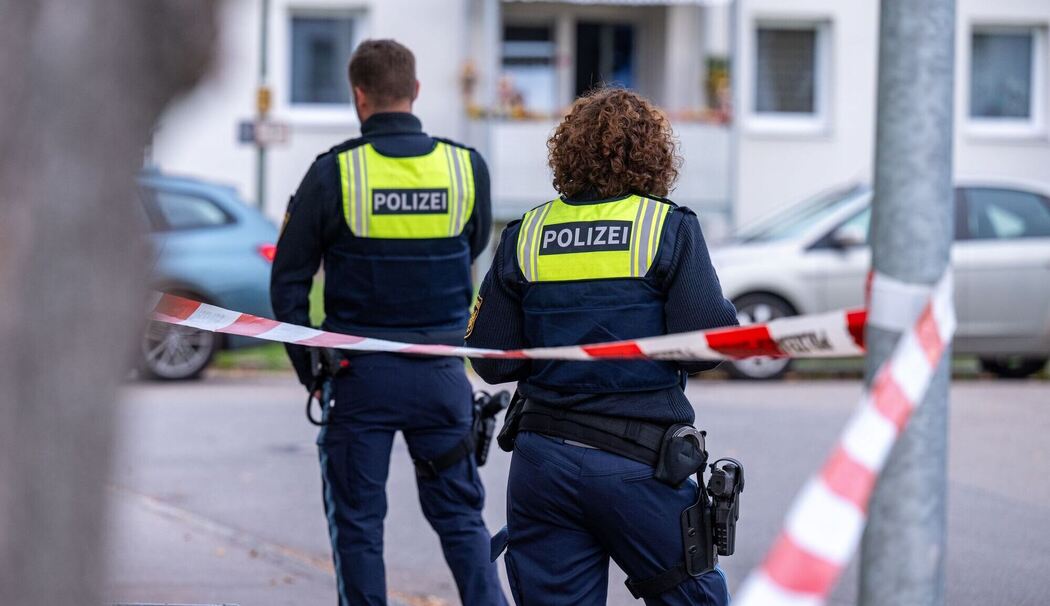 Polizei schießt nach Angriff von mit Messer bewaffnetem Mann