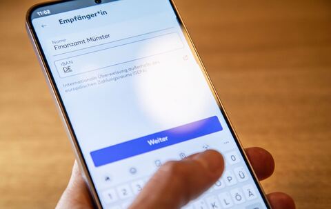Eine Überweisung per Banking App