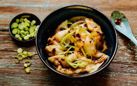 Wantan-Teigtaschen mit Chili-Öl