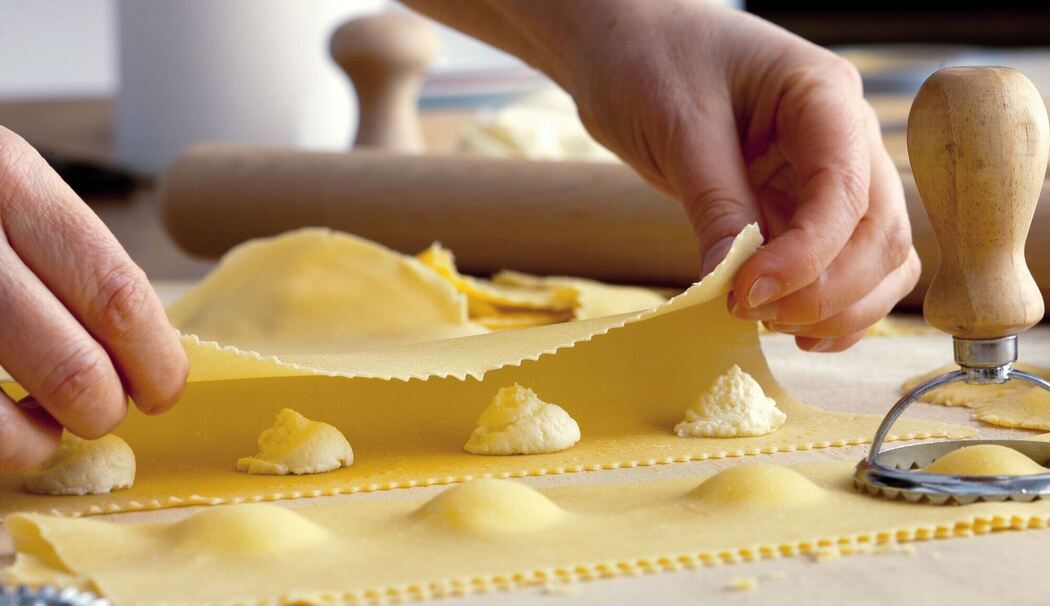 Herstellung von Teigtaschen Herstellung von Teigtaschen