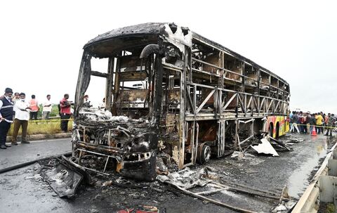 Mindestens 20 Tote nach Busunfall in Indien