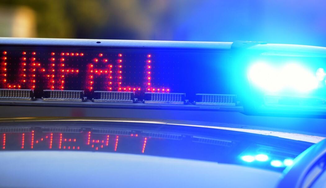 Symbolbild - Polizei sichert Unfallstelle Symbolbild - Polizei sichert Unfallstelle