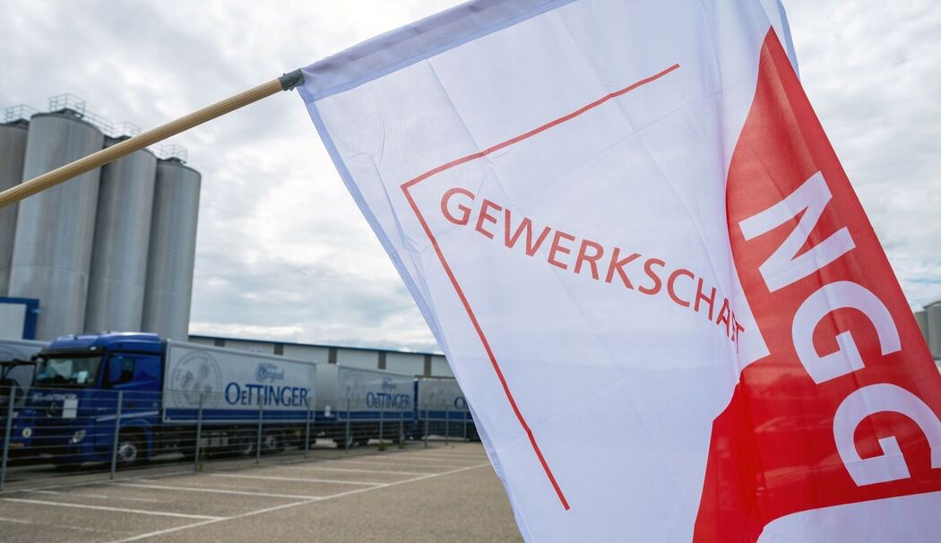 Demonstration vor Oettinger-Brauerei Demonstration vor Oettinger-Brauerei