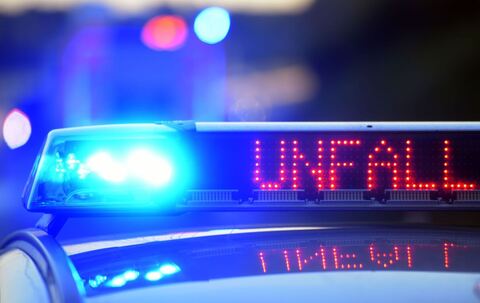 Polizei sichert Unfallstelle Polizei sichert Unfallstelle
