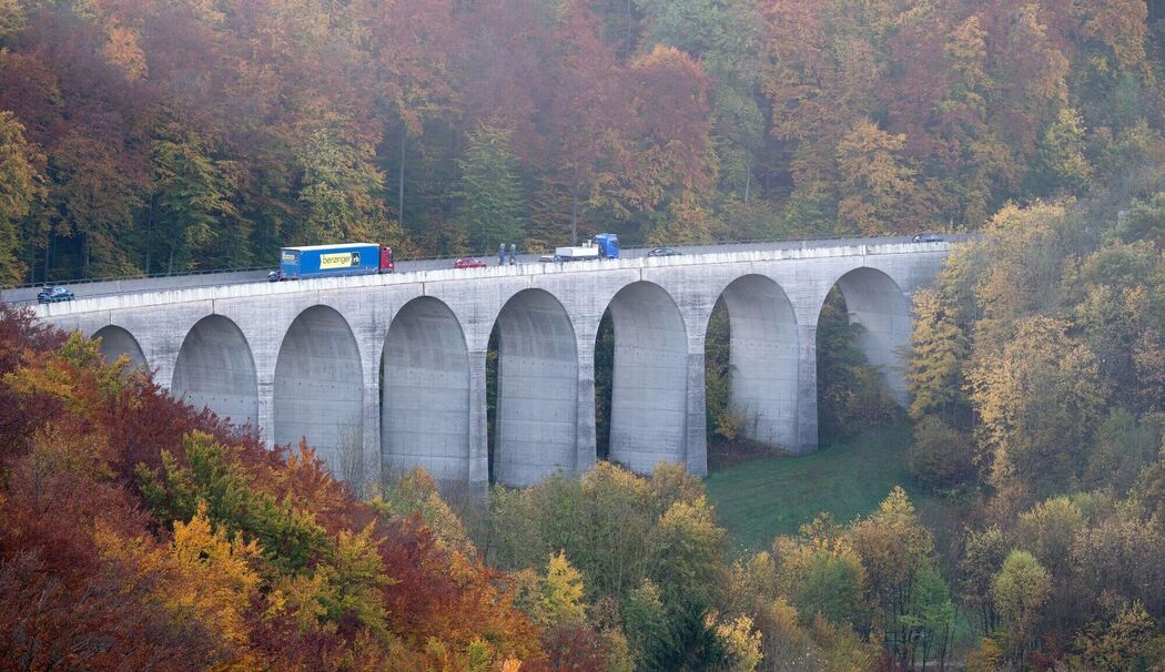 Autobahn 8 Drackensteiner Hang