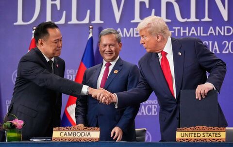 Unterzeichnungszeremonie mit Donald Trump Unterzeichnungszeremonie mit Donald Trump