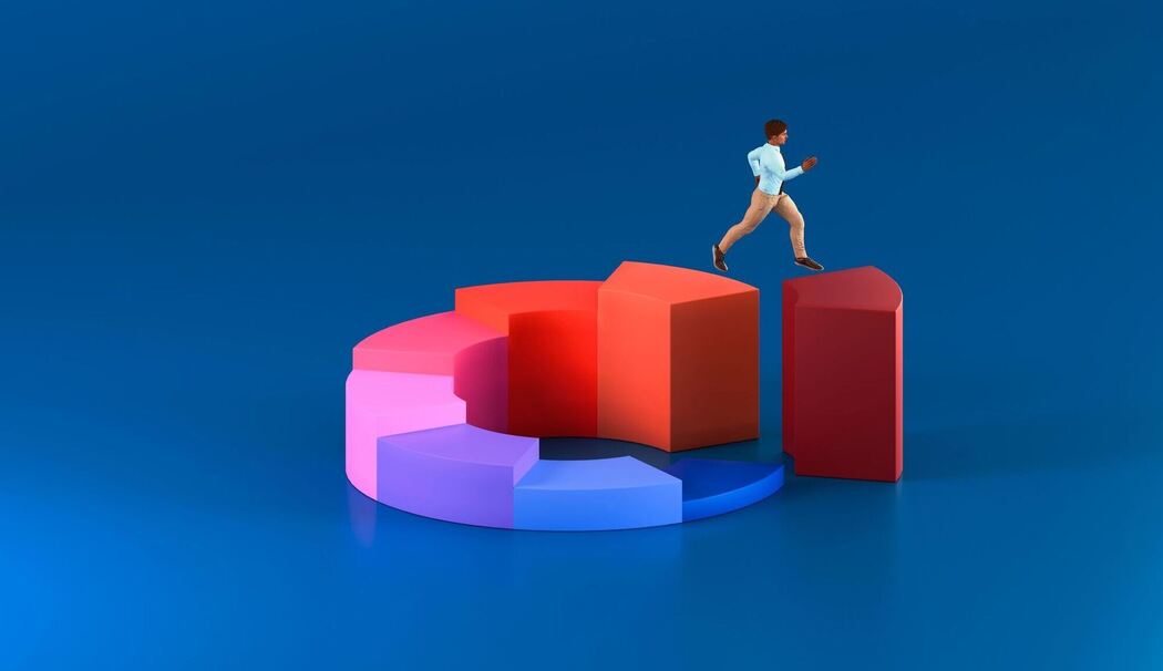 Geschäftsmann läuft 3D-Balkendiagramm hoch Geschäftsmann läuft 3D-Balkendiagramm hoch