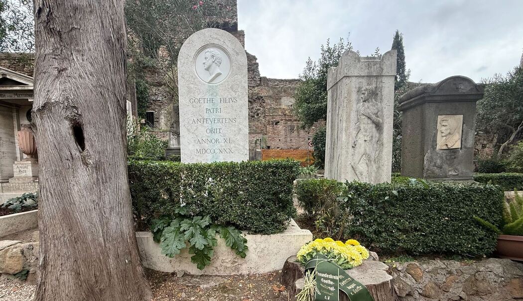 Das restaurierte Grab von August von Goethe (1789-1830))