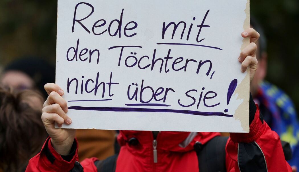 Antrittsbesuch des Bundeskanzlers in Sachsen - Demonstration Antrittsbesuch des Bundeskanzlers in Sachsen - Demonstration