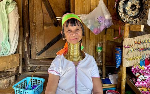 Langhalsfrauen - «Long Neck Karen» - im Norden Thailands Langhalsfrauen - «Long Neck Karen» - im Norden Thailands