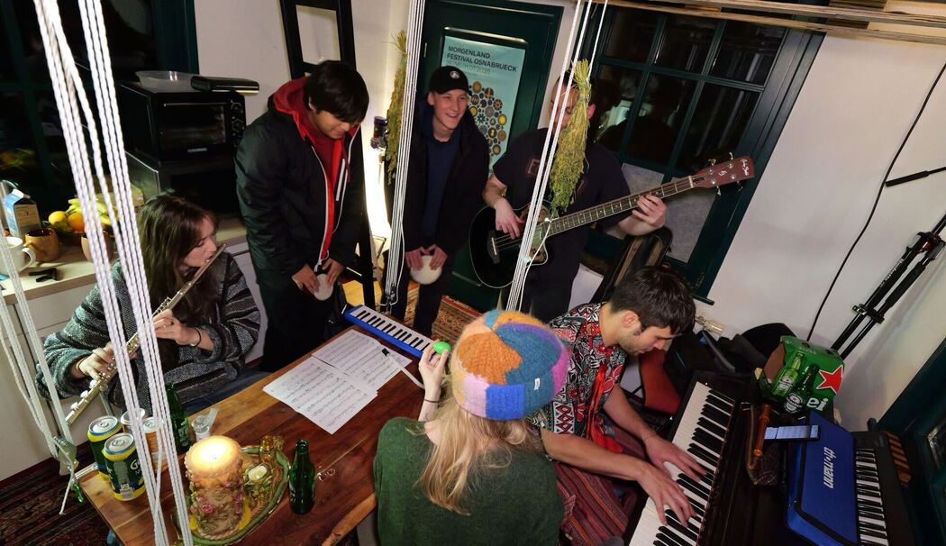 Platz ist in der kleinsten Studenten-Hütte