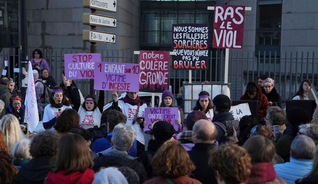 Demonstration anlässlich des Vergewaltigungsprozesses von Avignon Demonstration anlässlich des Vergewaltigungsprozesses von Avignon