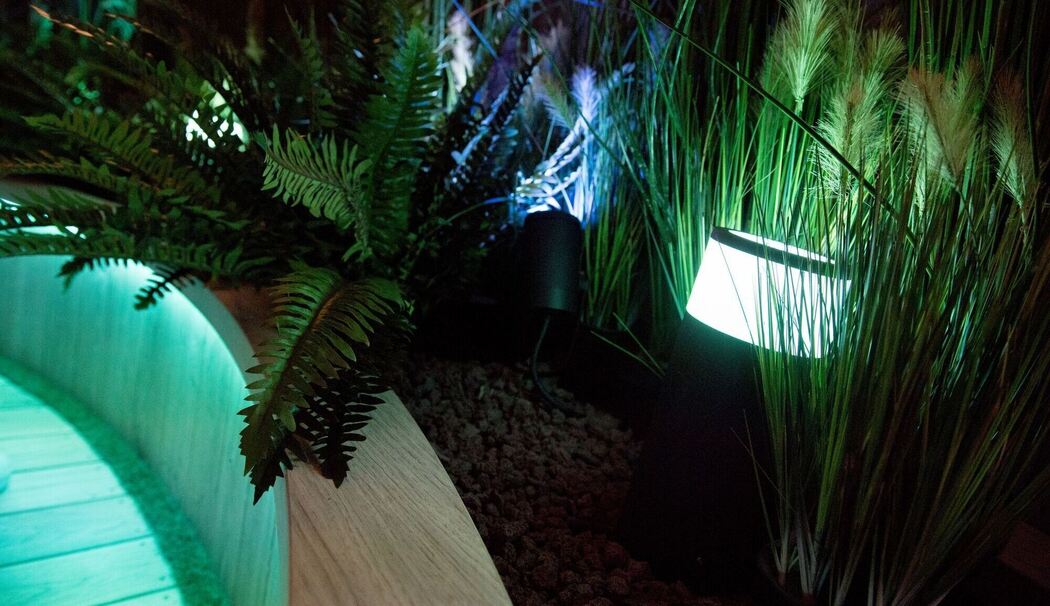 LED-Lightstrip und LED-Leuchte im Outdoor-Bereich