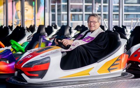 Gottesdienst auf dem Autoscooter
