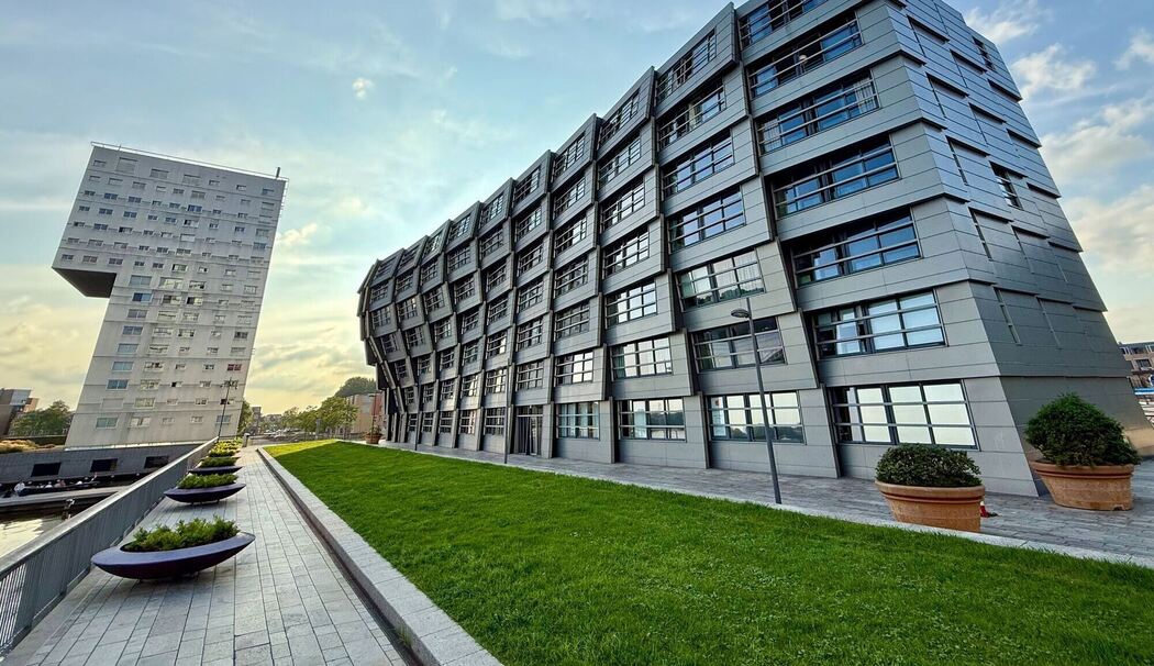 Wohnanlagen «Silverline» (l) und «The Wave» (r) in Almere