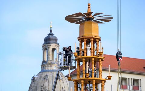 Aufbau Striezelmarkt Dresden
