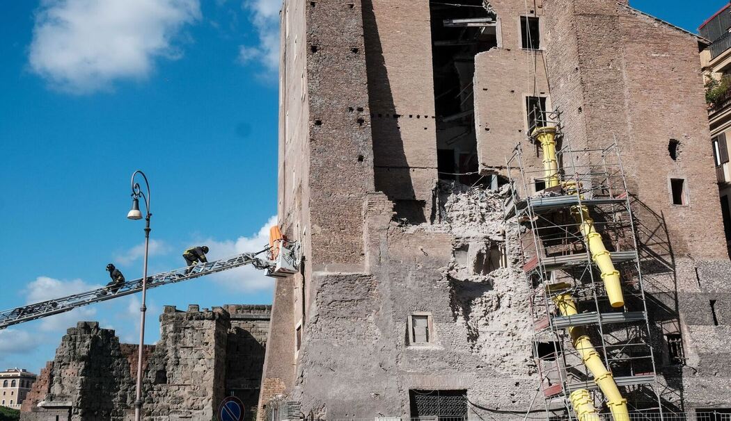 Mittelalterlicher Turm in Rom stürzt ein