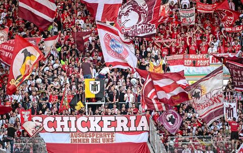  Fans von Bayern München