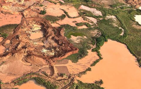 Schlag gegen Goldabbau im Amazonas: Hunderte Bagger zerstört
