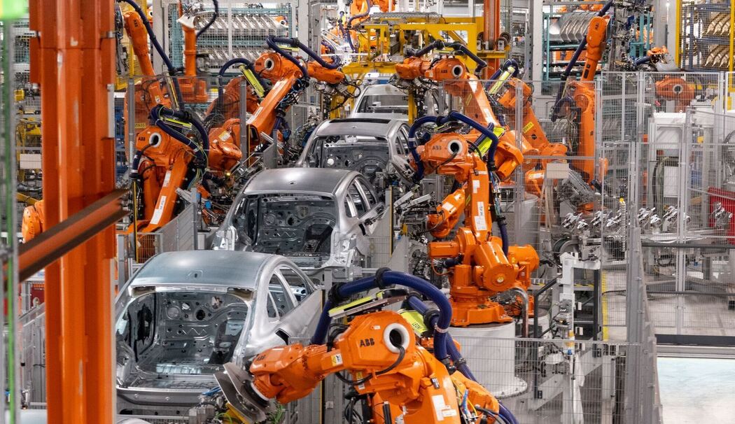 Roboter von ABB im Einsatz bei BMW Roboter von ABB im Einsatz bei BMW