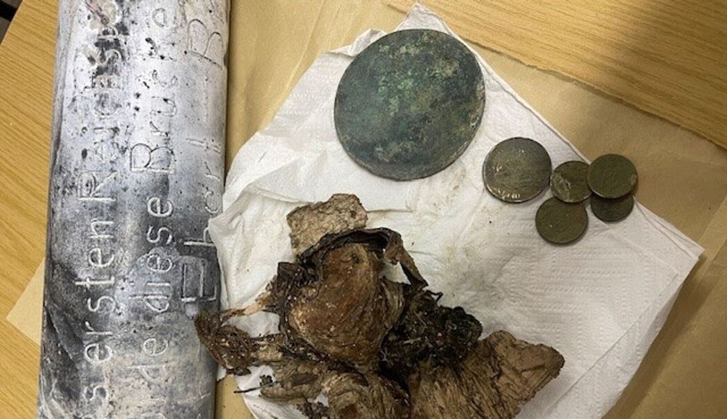 Zeitkapsel mit Münzen bei Brückenabriss in Hof