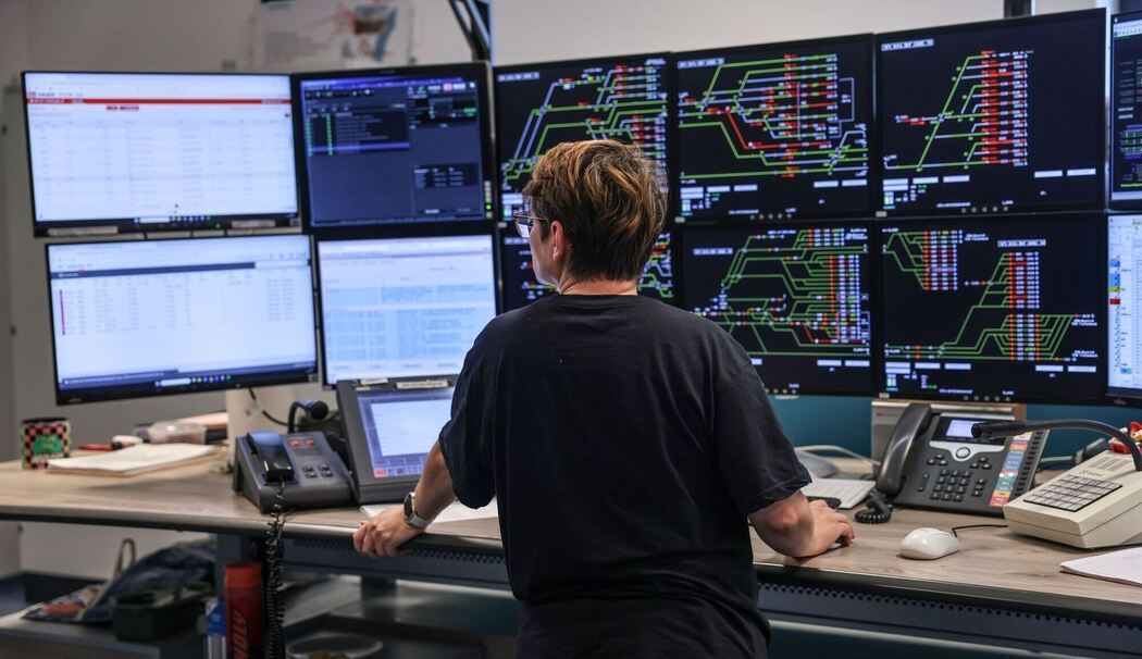 Elektronisches Stellwerk der Bahn in Köln