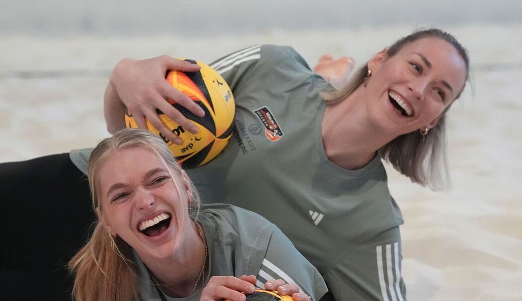 Louisa Lippmann (hinten) und Linda Bock