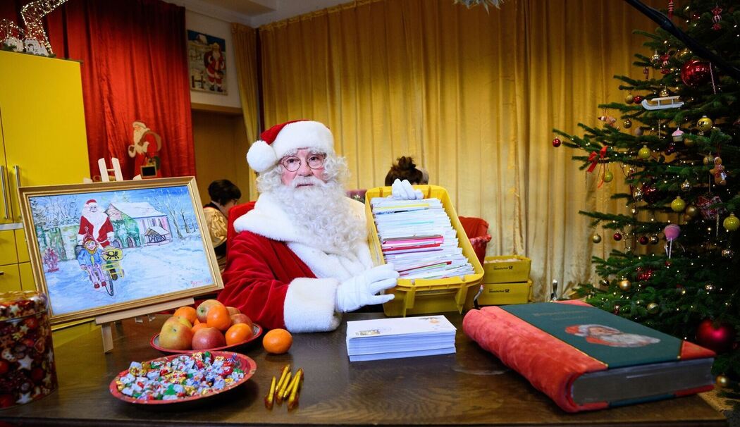 Ankunft des Weihnachtsmannes in Himmelpfort Ankunft des Weihnachtsmannes in Himmelpfort