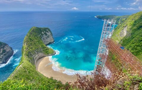 Bau von Aufzug an Traumstrand auf Bali gestoppt