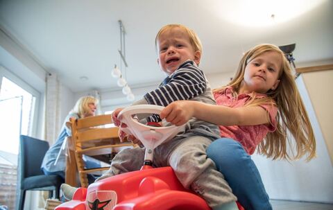 Geschwister streiten sich