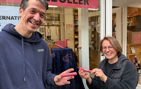 Zeitlupenböller - Eine Kerze, die wie ein Kracher aussieht