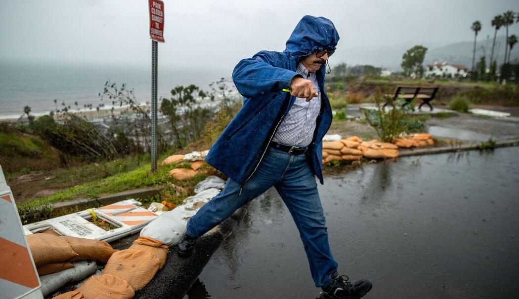 Mindestens zwei Tote bei Regenstürmen in Kalifornien Mindestens zwei Tote bei Regenstürmen in Kalifornien