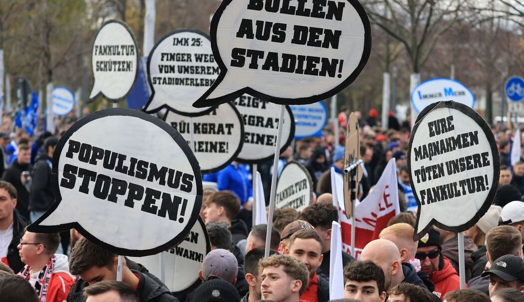 Fußballfanszene demonstriert in Leipzig