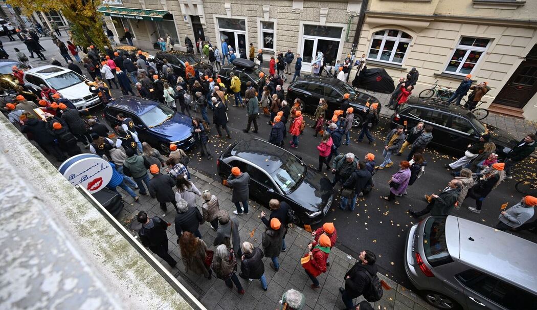 Die Münchner Lach- und Schießgesellschaft zieht um Die Münchner Lach- und Schießgesellschaft zieht um