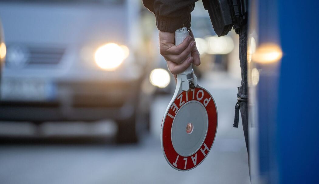 Grenzkontrolle Symbolbild Grenzkontrolle Symbolbild