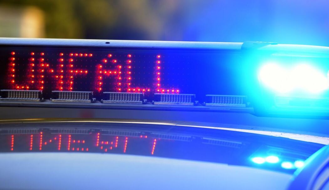 Polizei sichert Unfallstelle Polizei sichert Unfallstelle