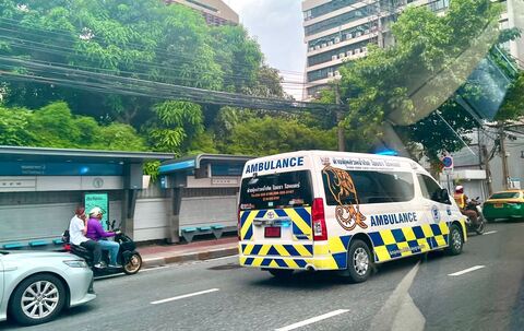 Zwei neugeborene Babys in Bangkok zurückgelassen gefunden