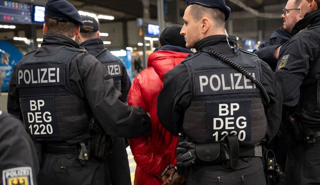 Bundespolizei kontrolliert gewaltbelastete Bahnhöfe Bundespolizei kontrolliert gewaltbelastete Bahnhöfe