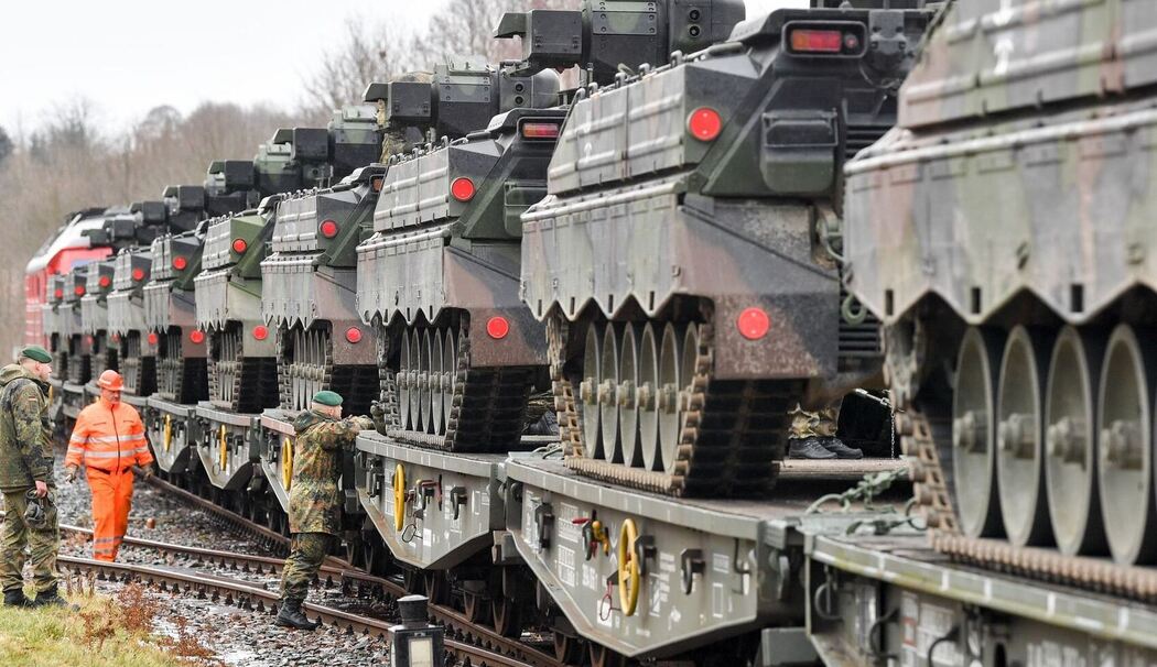 Bundeswehr verlädt Schützenpanzer für Litauen Bundeswehr verlädt Schützenpanzer für Litauen