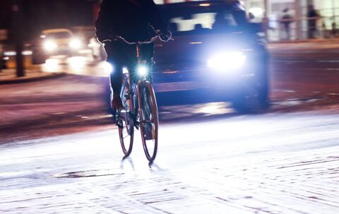 Morgendlicher Berufsverkehr bei Schnee