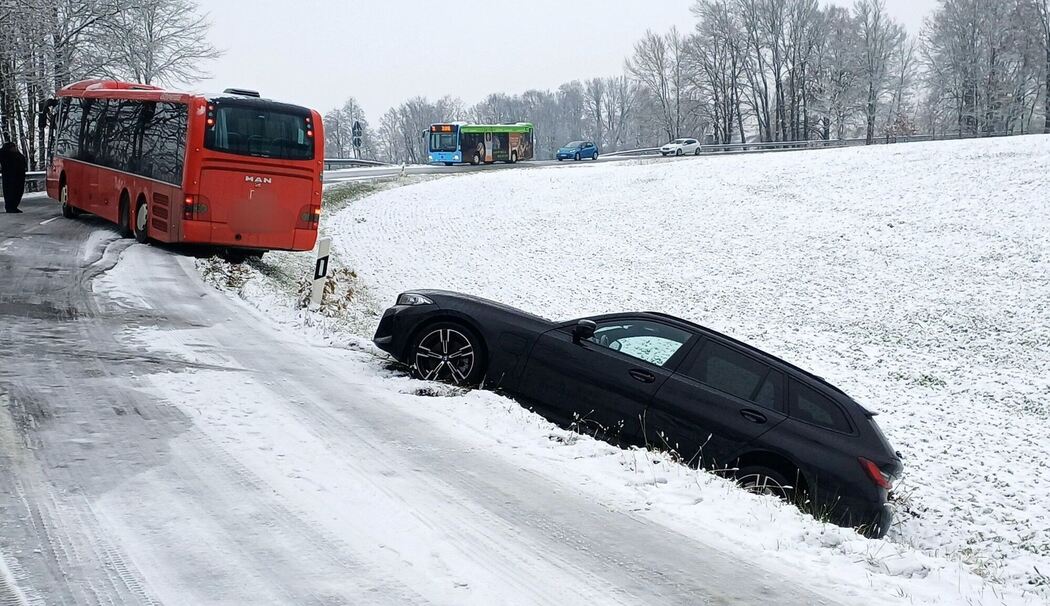 Unfälle auf glatten Straßen in der Region von Passau Unfälle auf glatten Straßen in der Region von Passau