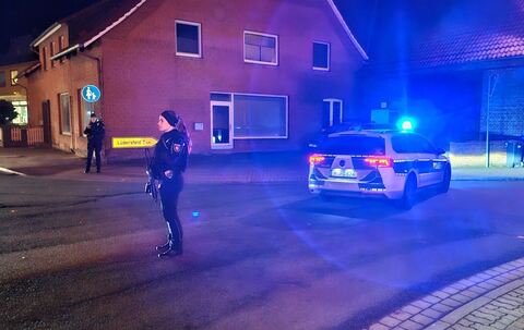 Polizeieinsatz in Niedersachsen - Beamte warnen Bevölkerung