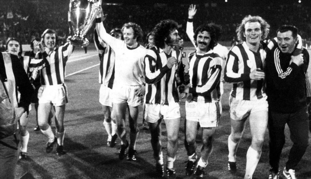 Bayern München mit dem Europapokal 1974