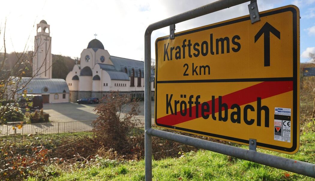 Baby vor Kloster im hessischen Waldsolms gefunden