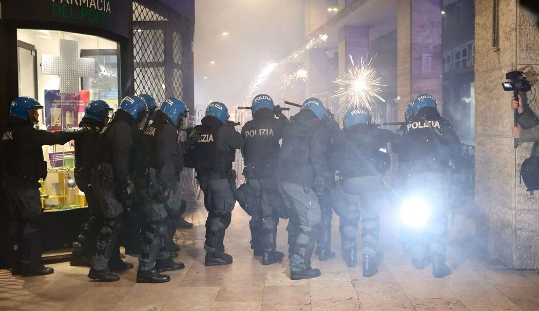 Protest gegen Basketballspiel in Italien