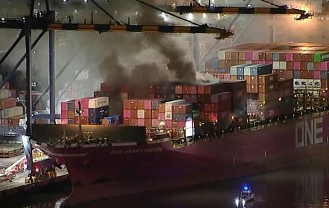 Containerschiffbrand Los Angeles