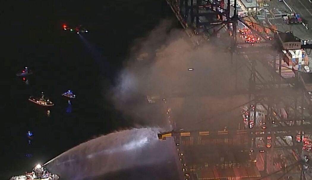 Containerschiffbrand Los Angeles