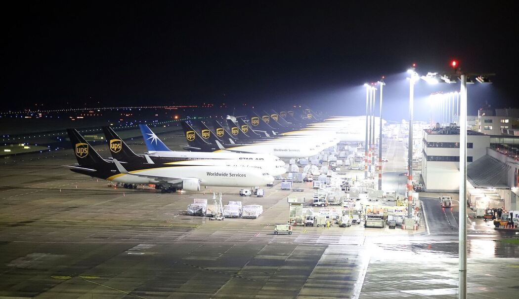 Blitzeis legt Flugbetrieb in Köln/Bonn für 45 Minuten lahm